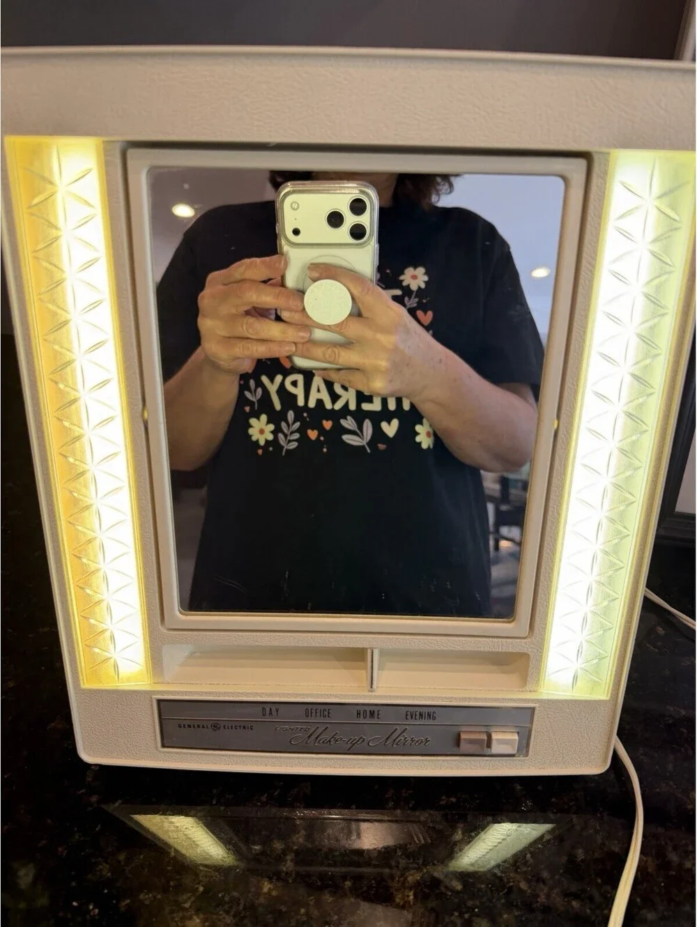 Vintage GE Lighted Vanity Makeup Mirror 4 Light Settings Works